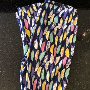 Lularoe  OS Leggings in EUC